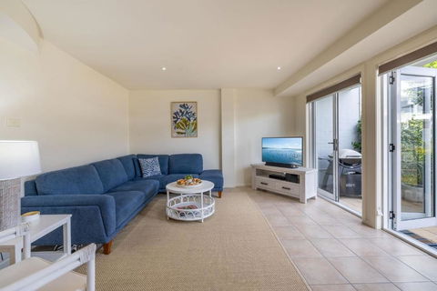 Sandcastles 4 -8 Ala Moana Way - Accommodation Bookings 2