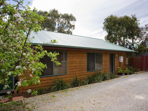 Sandhurst Escape 2 17 - Accommodation Bookings 0