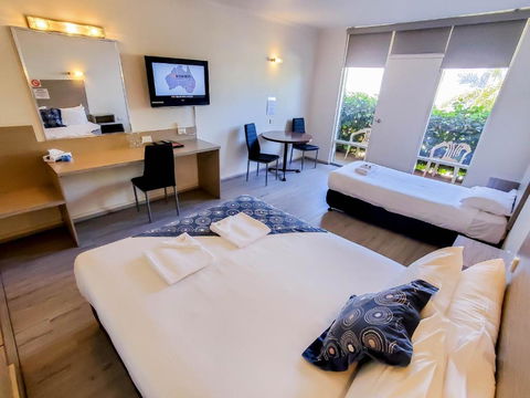 Sandors Motor Inn - Accommodation Bookings 3