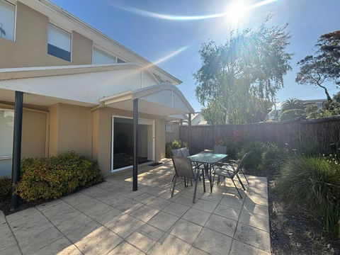 Sandpiper 10 - Close To Town And Beach - Accommodation Bookings 1