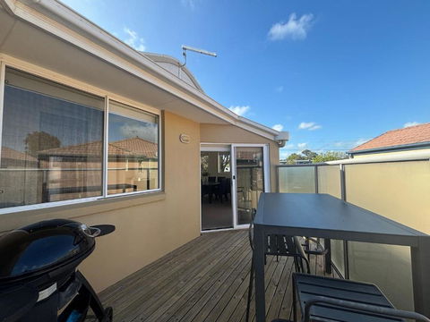 Sandpiper 10 - Close To Town And Beach - Accommodation Bookings 3
