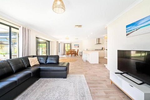 Sandpiper House - Family & Pet Friendly - Accommodation Bookings 2