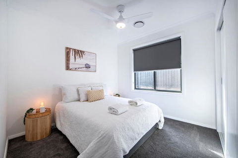 Sandstone - Family Entertainer, Refined Living - Accommodation Bookings 1