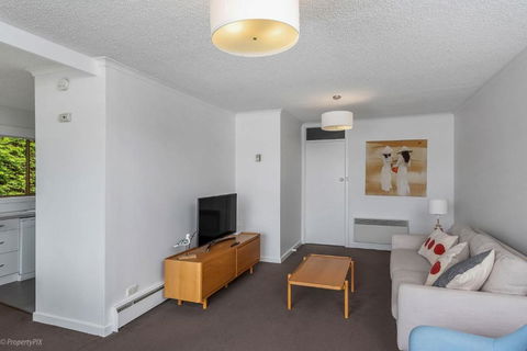 Sandy Bay Waterfront - Accommodation Bookings 3