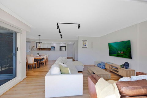 Sandy Cove Apartment The Entrance 8 - Accommodation Bookings 2