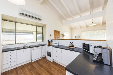 Sheoak On Wedge - Well Appointed Property Close To Beach - Accommodation Bookings 1