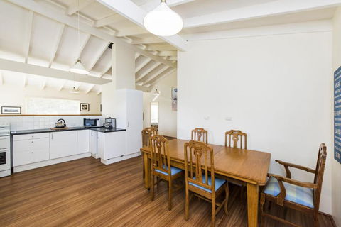 Sheoak On Wedge - Well Appointed Property Close To Beach - Accommodation Bookings 2