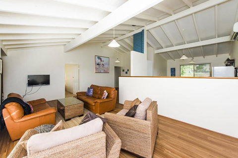 Sheoak On Wedge - Well Appointed Property Close To Beach - Accommodation Bookings 3