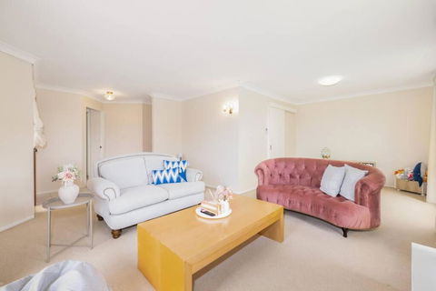 Spacious 3-BR Haven Prime Location Shopping Centre - Accommodation Bookings 1