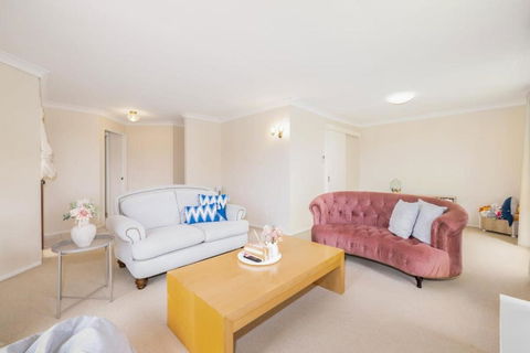 Spacious 3-BR Haven Prime Location Shopping Centre - Accommodation Bookings 0