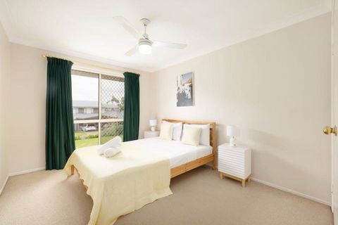 Spacious 3-BR Haven Prime Location Shopping Centre - Accommodation Bookings 2
