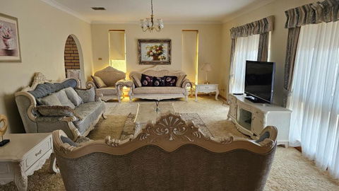 Spacious Holiday Home - Waikerie - Accommodation Bookings 1