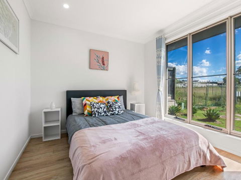 Spacious Newly Furnished 4BD Family Retreat - Accommodation Bookings 3