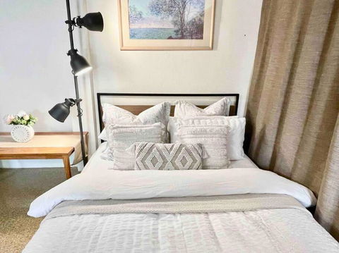 Spacious Self-Contained Guest Suite - Accommodation Bookings 1