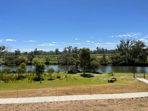 Stirling Estate Chalets - Accommodation Bookings 2