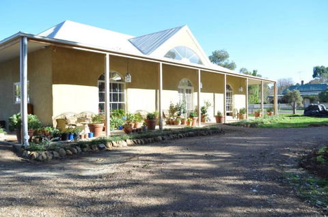Strawbale House Bacchus Marsh - Accommodation Bookings 0