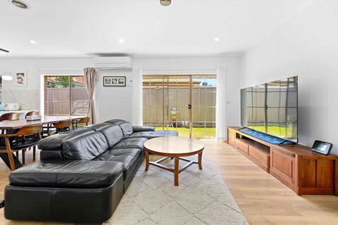 Stunning Bentleigh East 2BR Sun-Filled Home - Accommodation Bookings 0