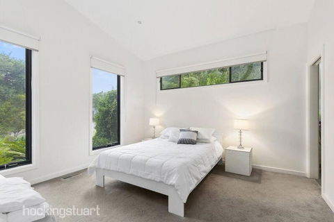 The Beach Haven - 4 Bedroom Luxury Rye House Sleeps 12 - Accommodation Bookings 2