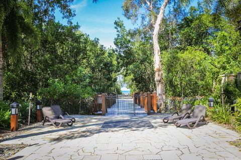 Temple 121 Modern Spacious Palm Cove 2 Brm 2 Bth Resort Apartment With Courtyard - Accommodation Bookings 3