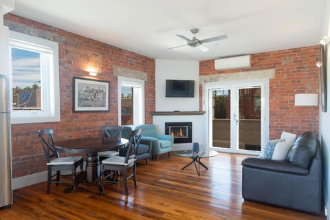 The Bank Apartment - Echuca Holiday Homes - Accommodation Bookings 2