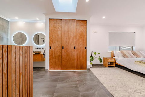 The Bay House-- Beachfront Ocean Views - Accommodation Bookings 3