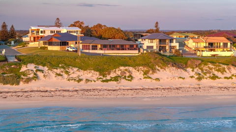The Bay House-- Beachfront Ocean Views - Accommodation Bookings 0