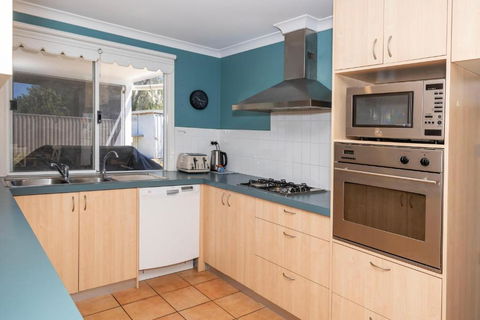 The Blue House - Accommodation Bookings 3