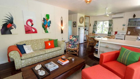 The Butterfly House, Beautiful Home Near The Beach - Accommodation Bookings 3