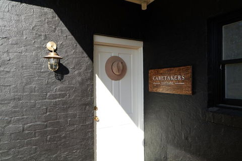 The Caretakers Cottage - Accommodation Bookings 3