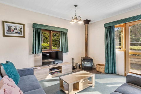 The Clocktower - Serene Stay At Herons Rise Vineyard - Accommodation Bookings 2