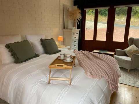 The Coach House - Accommodation Bookings 3