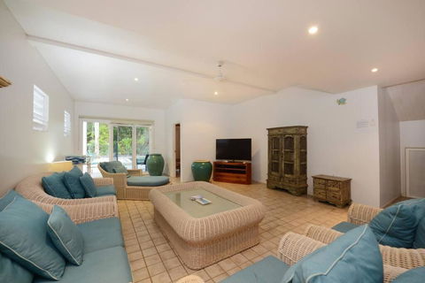The Condo - A Spacious Villa Near Beach And Town - Accommodation Bookings 1