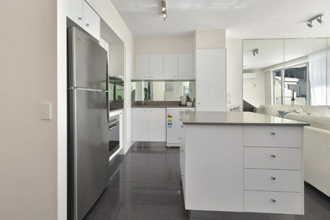 The Cove Noosa - Apartment 20 - Accommodation Bookings 3