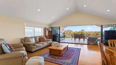 The Curly Seahorse - Fantastic, Affordable Holiday Home For Large Groups - Accommodation Bookings 2