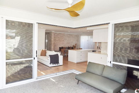 The Elanora - Accommodation Bookings 1