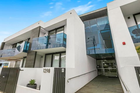 The Even Apartment In Carnegie With Parking - Accommodation Bookings 1