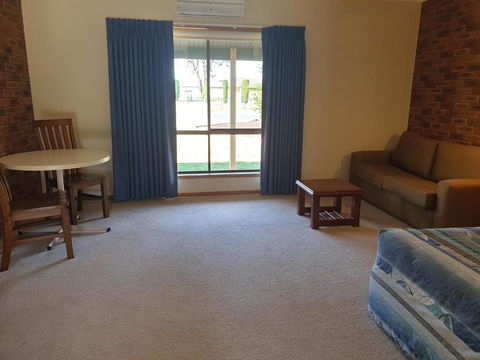 The Finley Palm Motor Inn - Accommodation Bookings 3