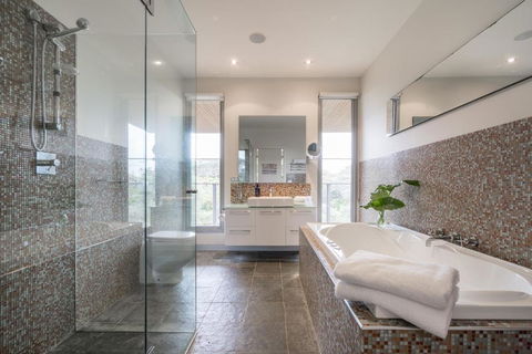 The Glasshouse - Accommodation Bookings 2