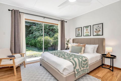 The Glenalvie - Sprawling Serenity In Adelaide Hills - Accommodation Bookings 0