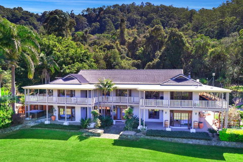 The Golden Whistler Montville - Accommodation Bookings 0