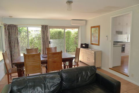BEACHPOINT COTTAGE - Accommodation Bookings 3