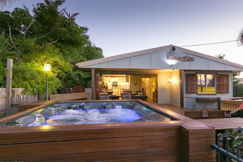 Beachside Cottages - Accommodation Bookings 0