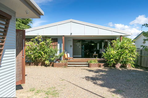 Beachside Cottages - Accommodation Bookings 2