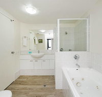 Beachside Neptune Resort Apt Upgraded - Accommodation Bookings