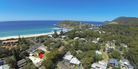 BEACHSIDE VILLA 2 - Accommodation Bookings 2