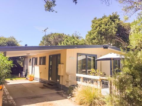 Beachwalk Cottage - Accommodation Bookings 3