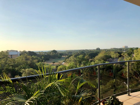 Beautiful Spacious City Apartment With Views Out To The Arafura Sea - Accommodation Bookings 2