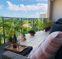 Beautiful spacious city apartment with views out to the Arafura Sea - Accommodation Bookings