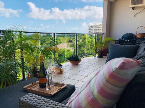 Beautiful Spacious City Apartment With Views Out To The Arafura Sea - Accommodation Bookings 0