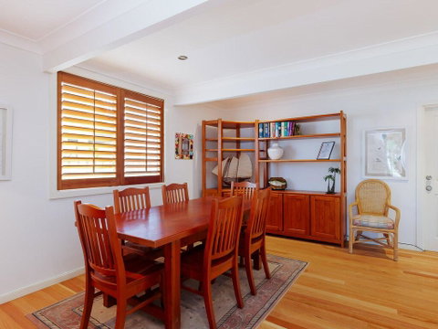 Beauty And The Beach', 88 Foreshore Drive - Large Home With WIFI & Water Views - Accommodation Bookings 1